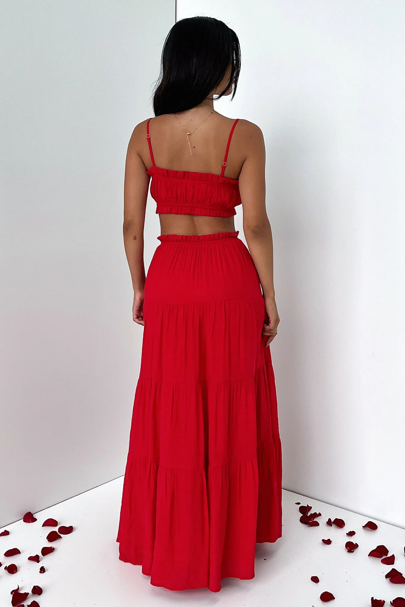4764-selina-crop-red-1.webp