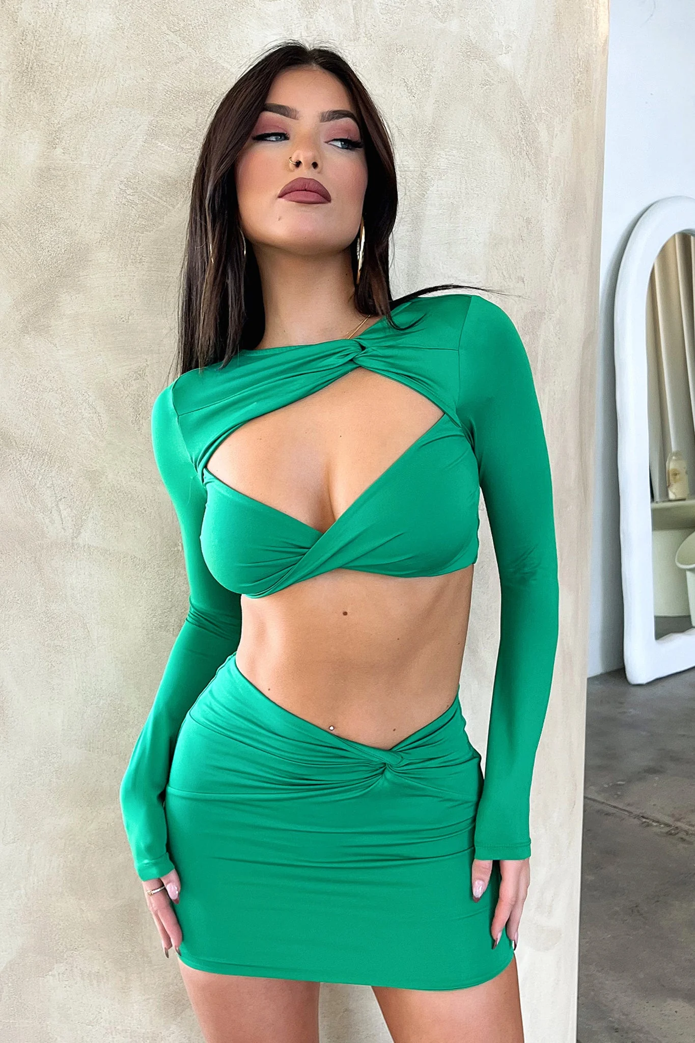 547-anesha-crop-green-1.webp