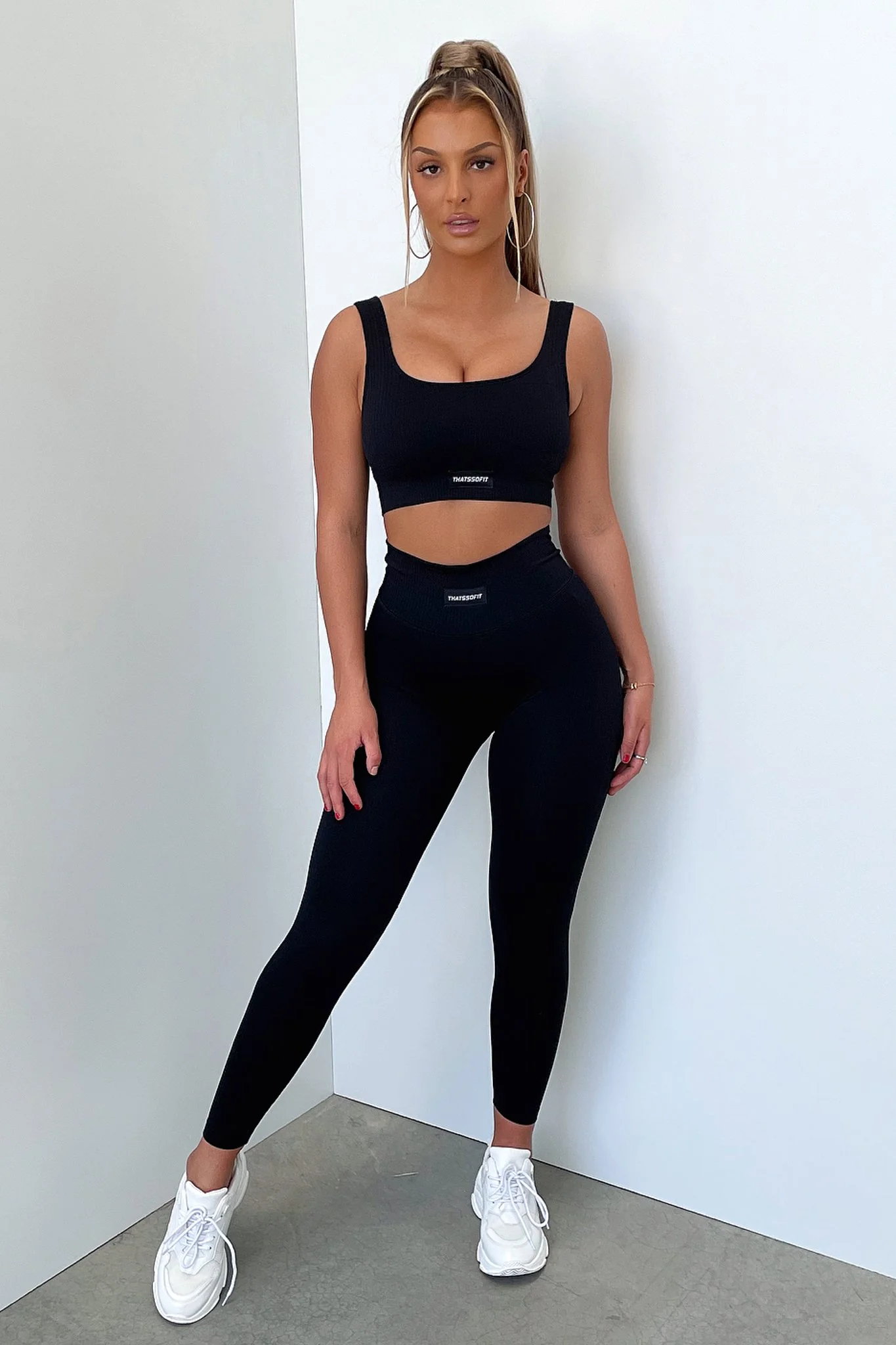 Vikki Sports Bra - Black