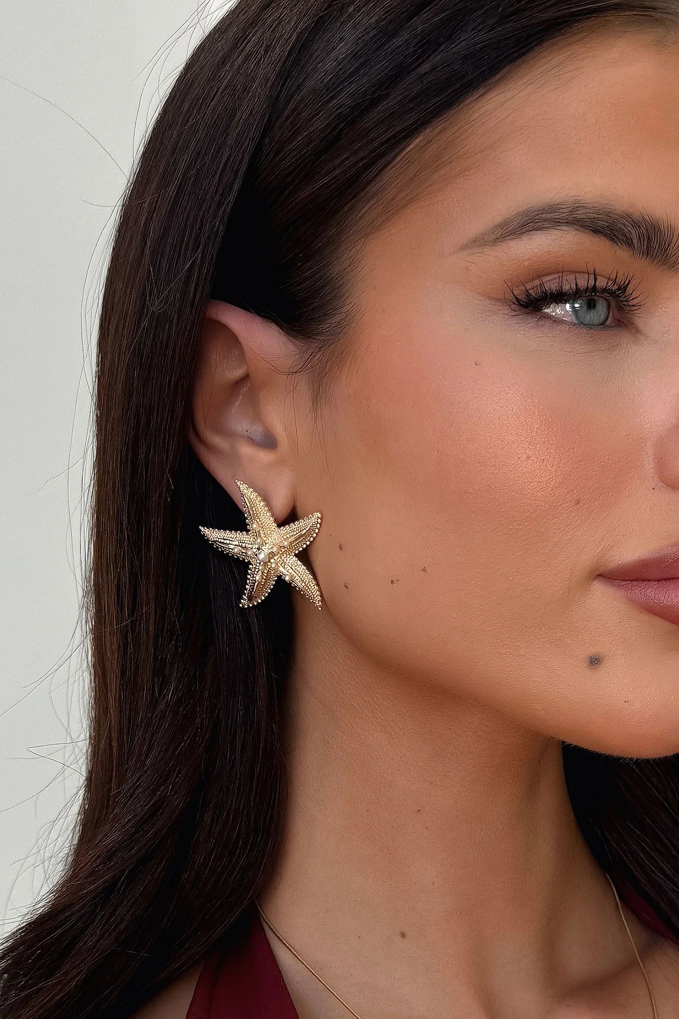 571-aloha-earrings-gold-1.webp