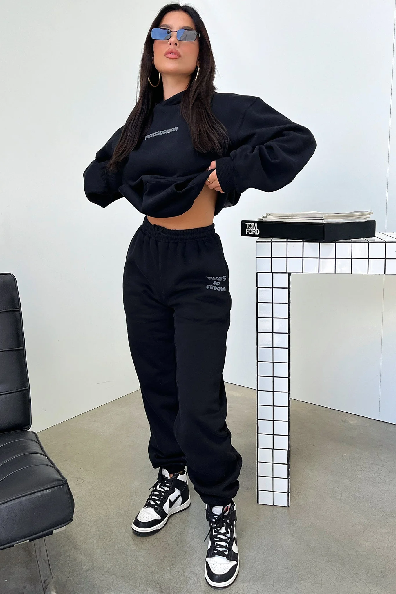 5937-series-3-hoodie-black-1.webp
