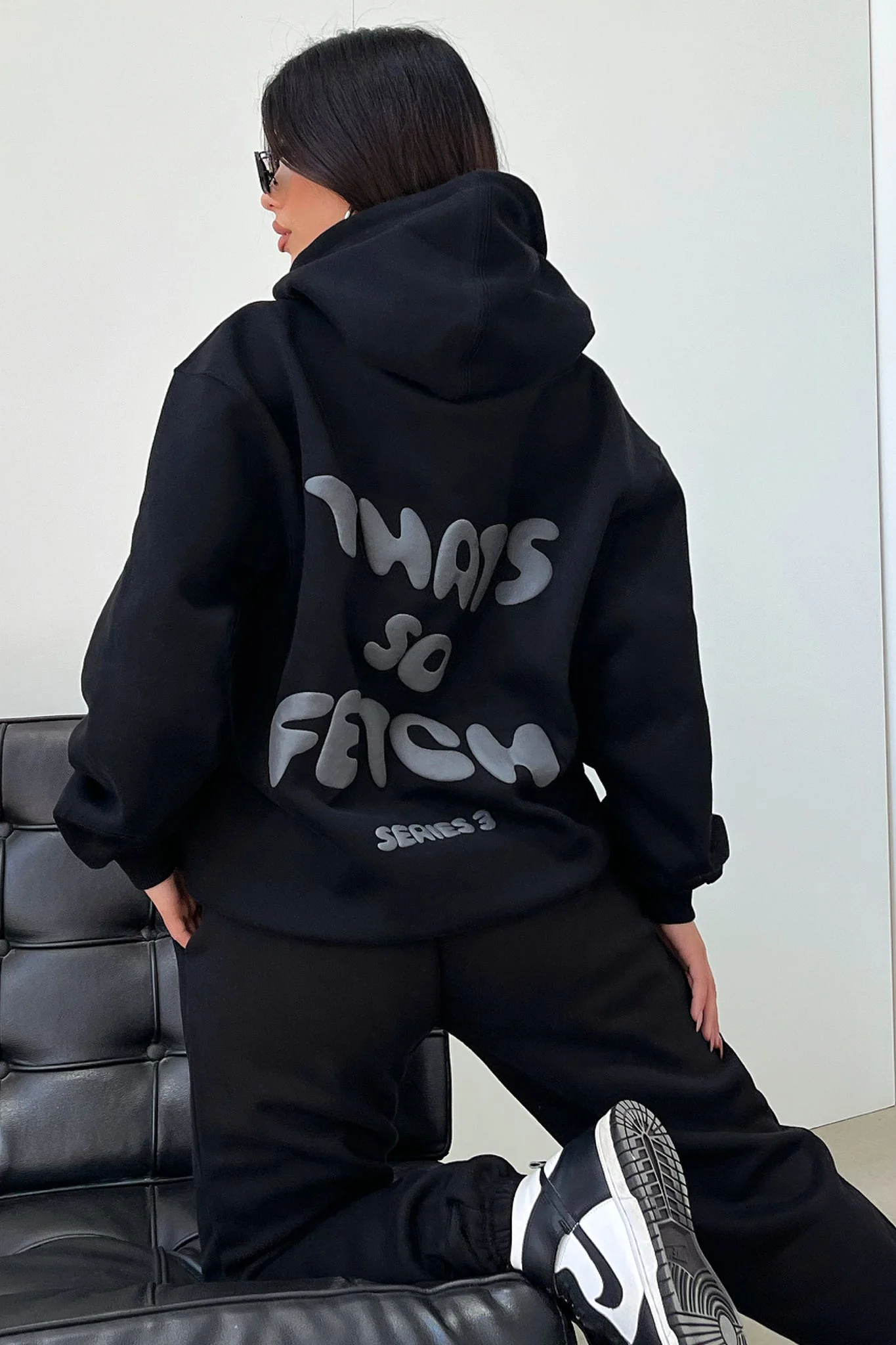 5937-series-3-hoodie-black-1.webp