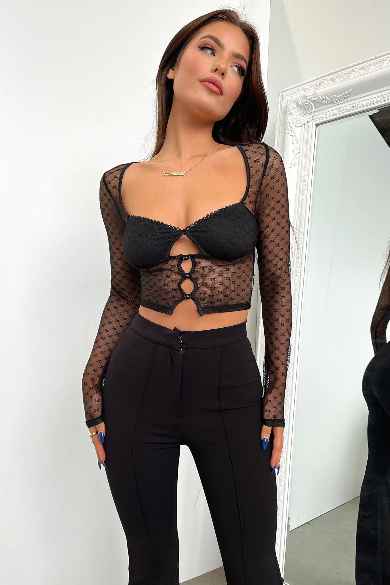 6075-kacey-long-sleeve-top-black-1.webp