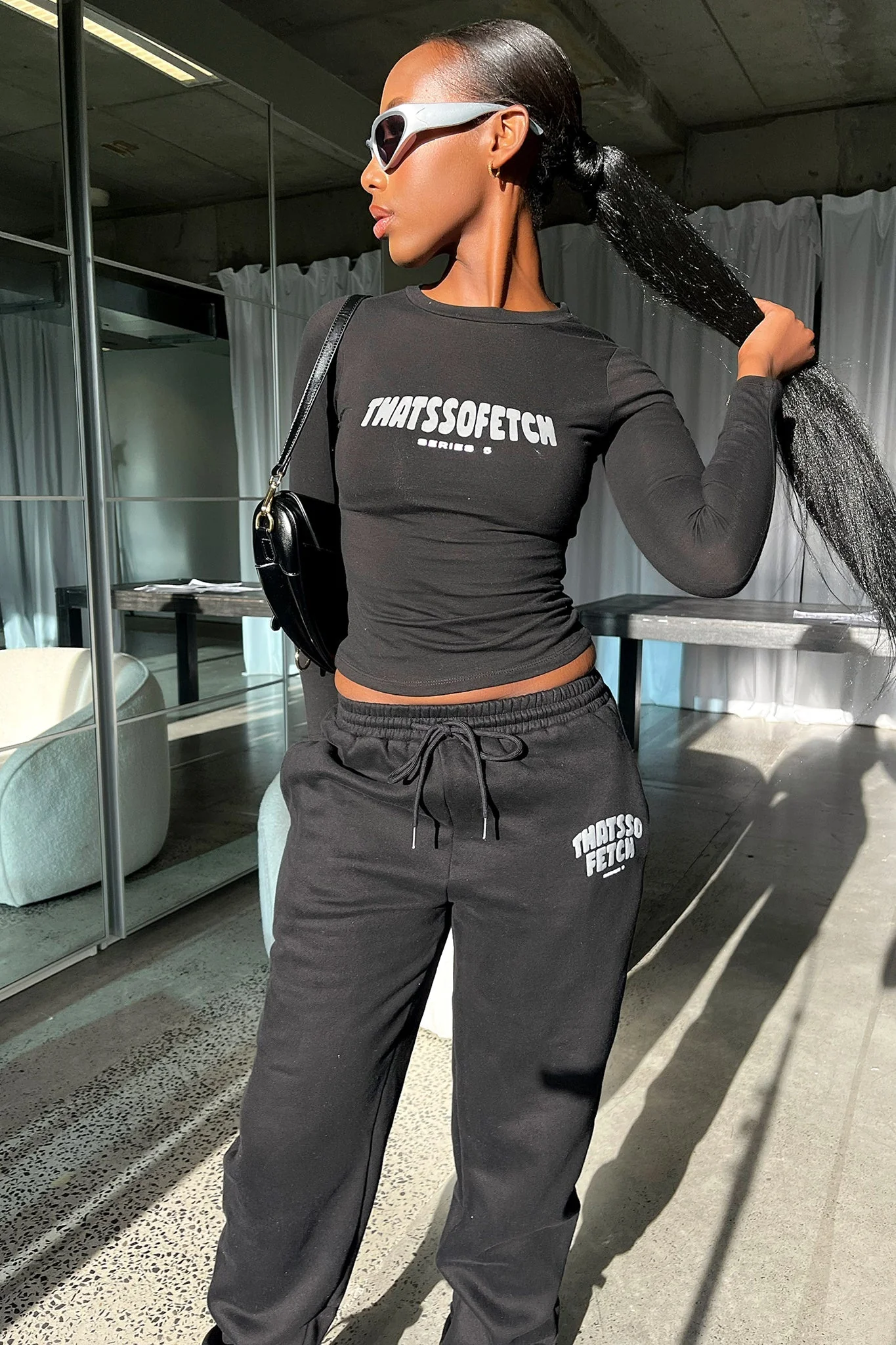6810-series-5-sweatpants-black-1.webp