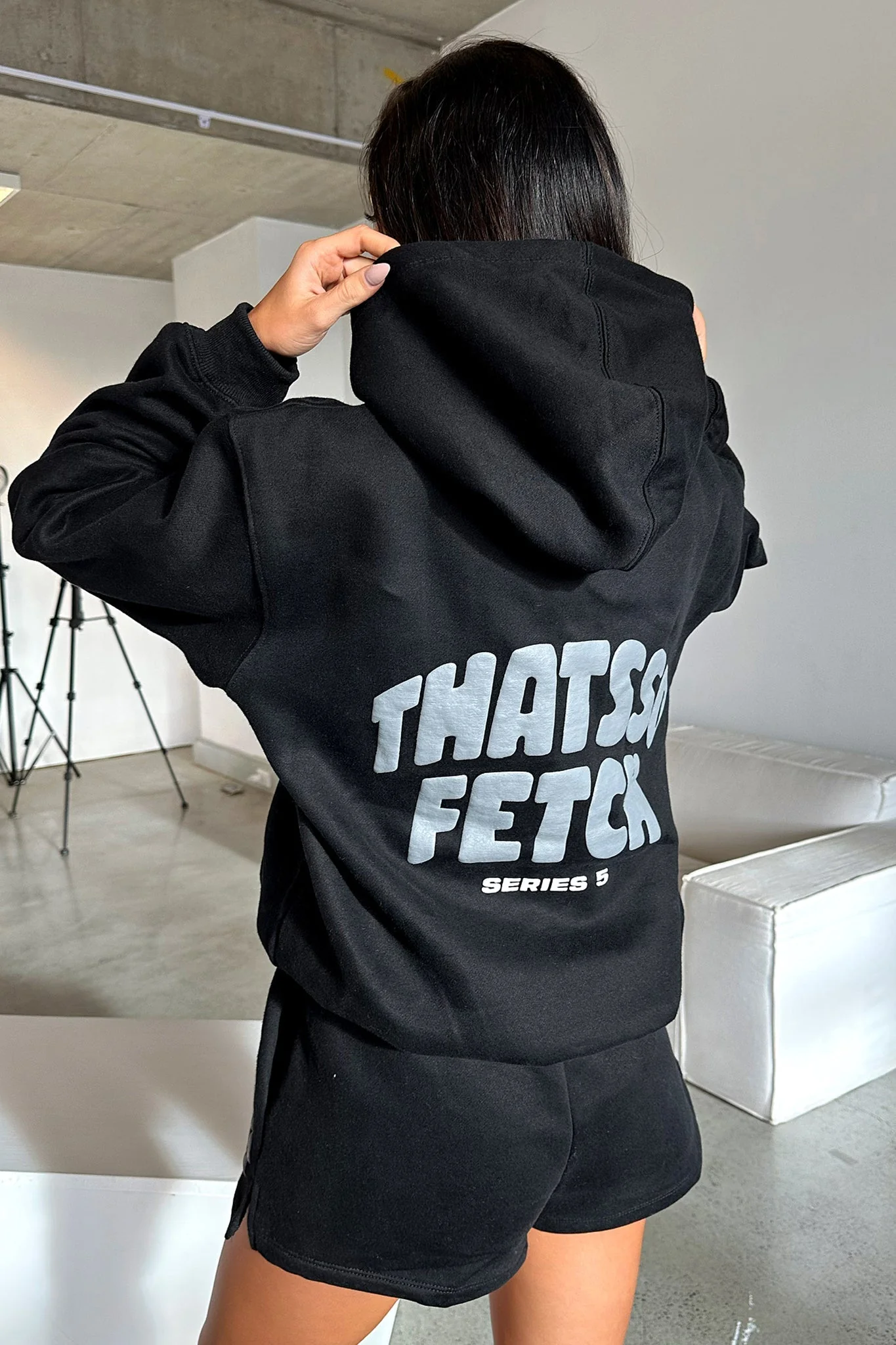 6861-series-5-hoodie-black-1.webp