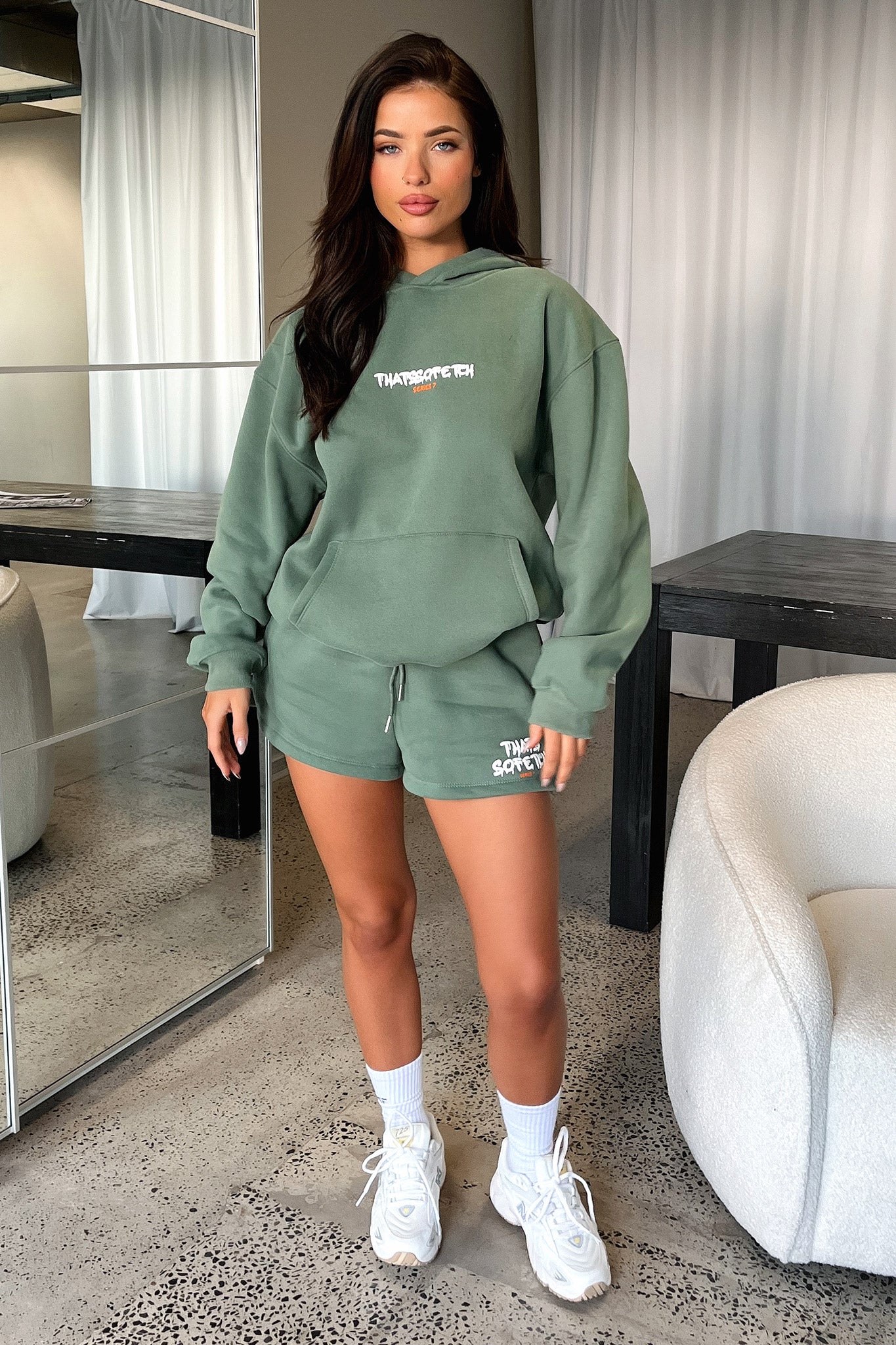 6909-series-7-hoodie-green-1.webp