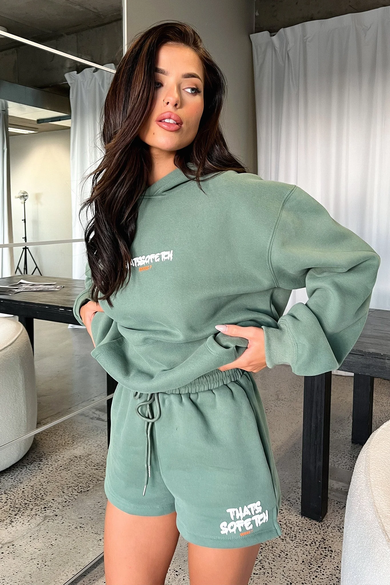 6909-series-7-hoodie-green-1.webp