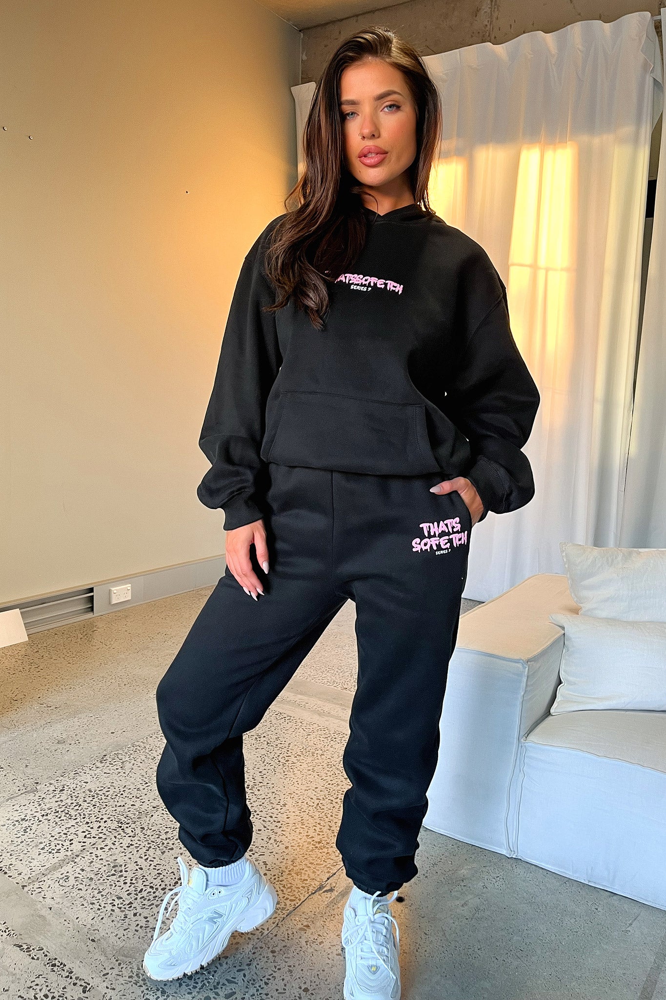 6973-series-7-sweatpants-black-pink-1.jpg