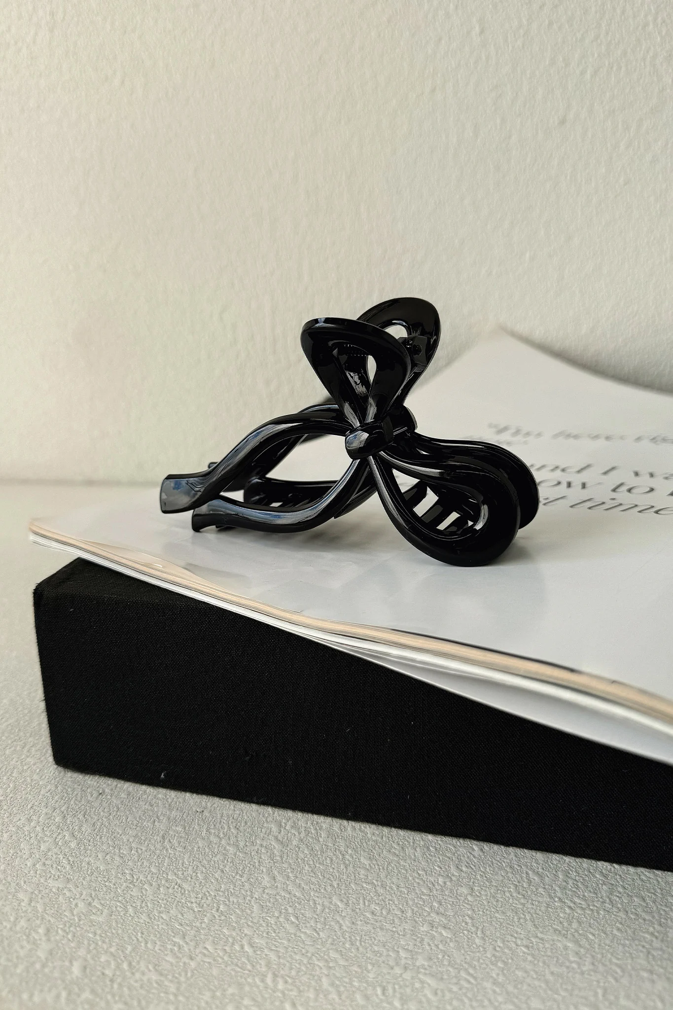 699-blaire-claw-clip-black-1.webp