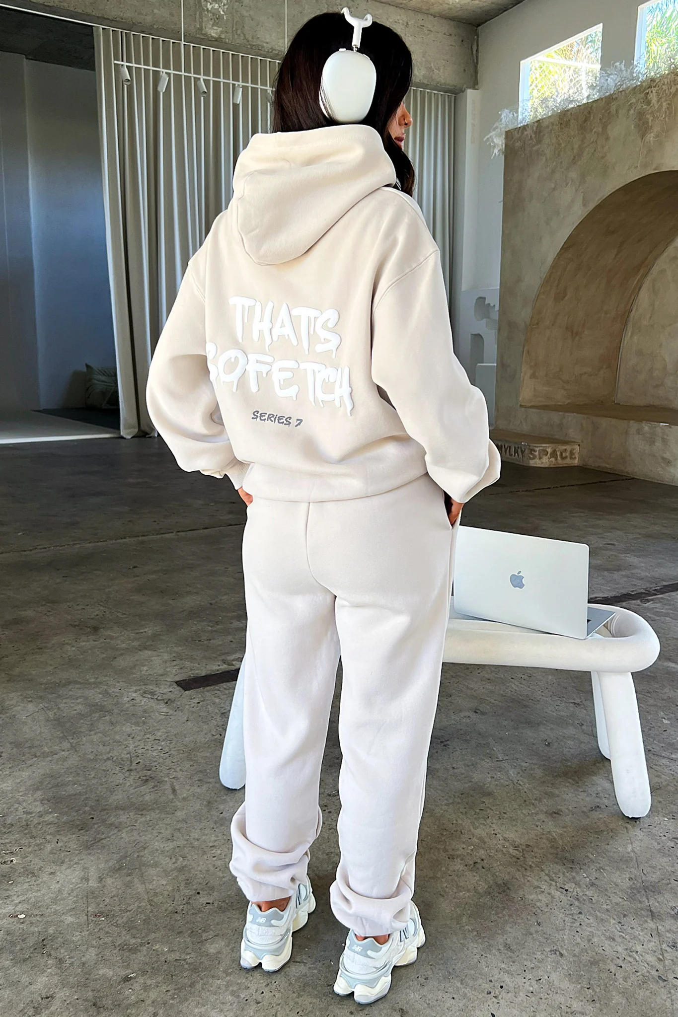 7451-series-7-hoodie-bone-1.webp