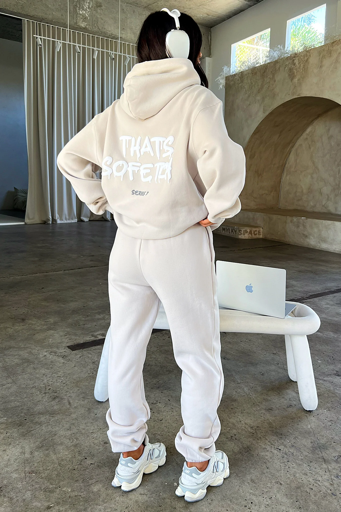 7451-series-7-hoodie-bone-1.webp