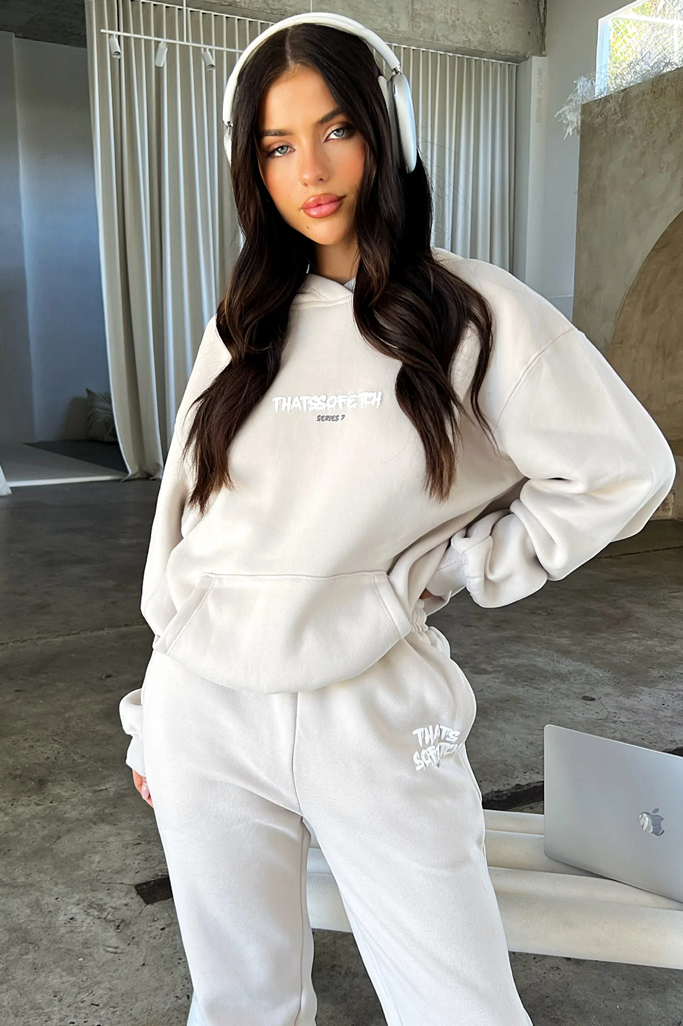 7451-series-7-hoodie-bone-1.webp