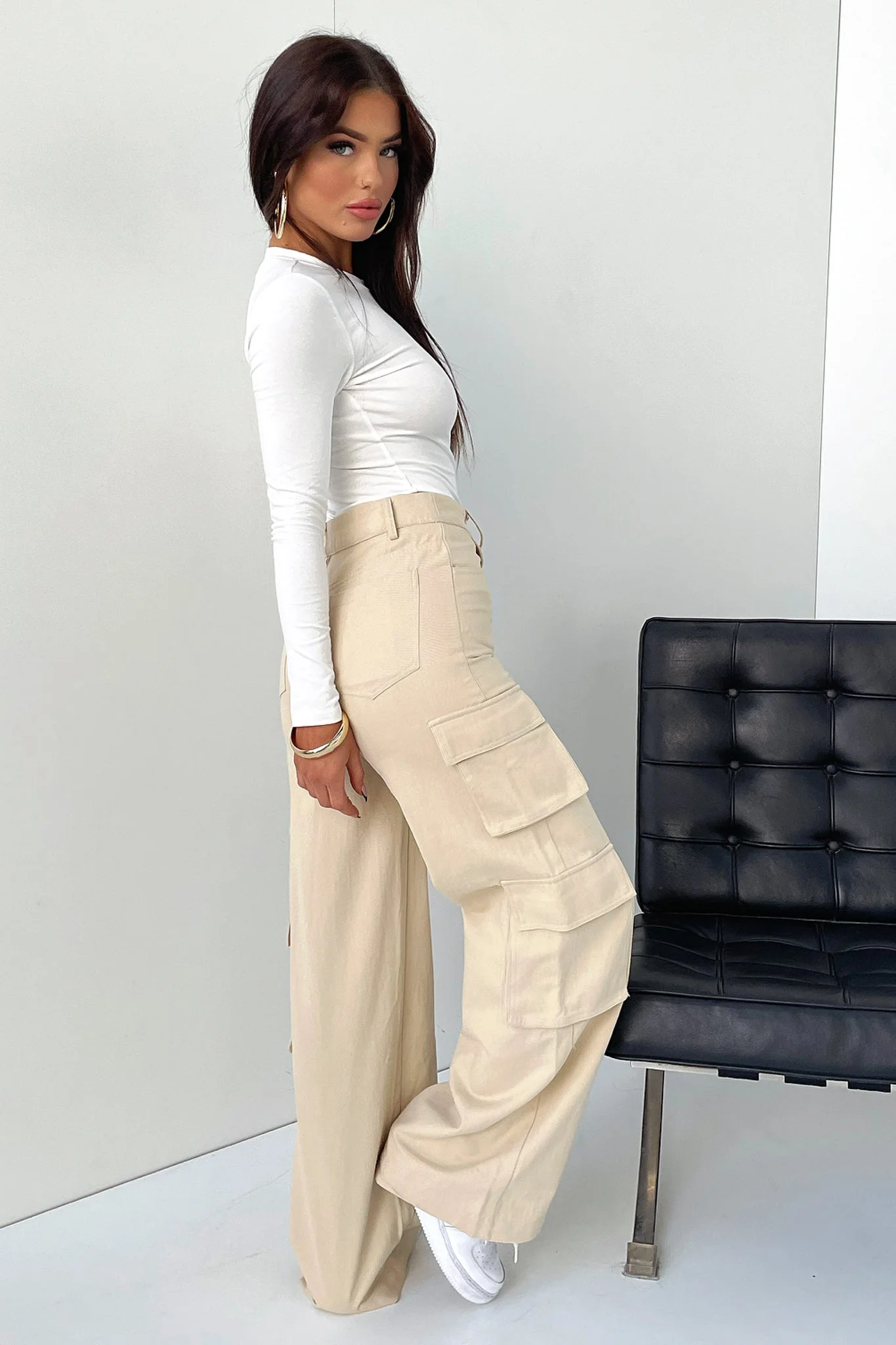 7474-venus-cargo-pants-beige-1.webp