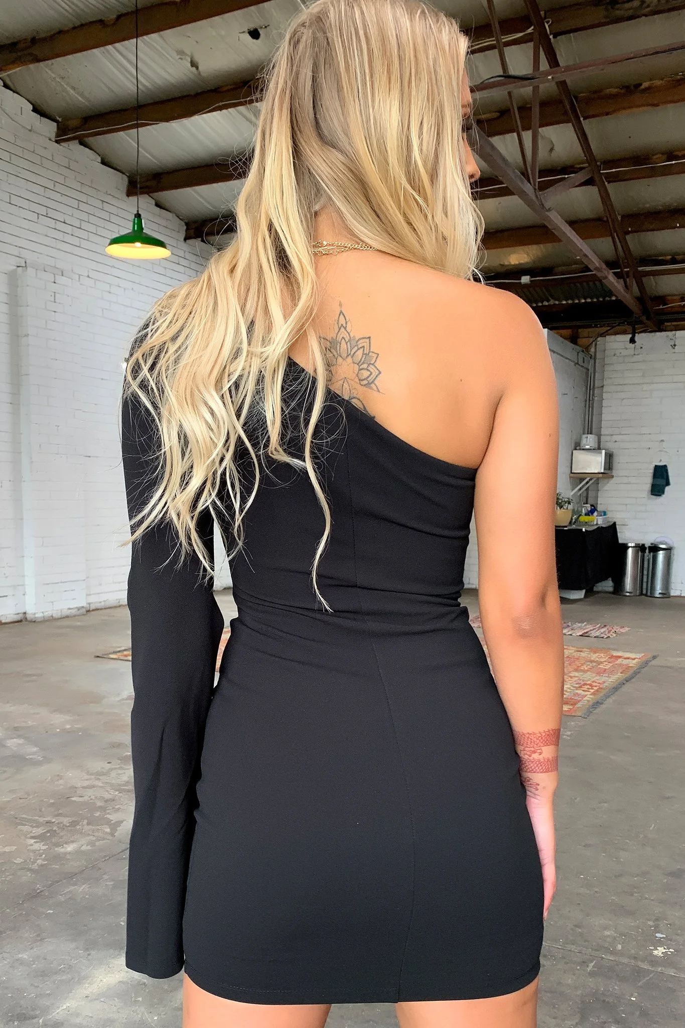 7667-cologne-dress-black-1.webp