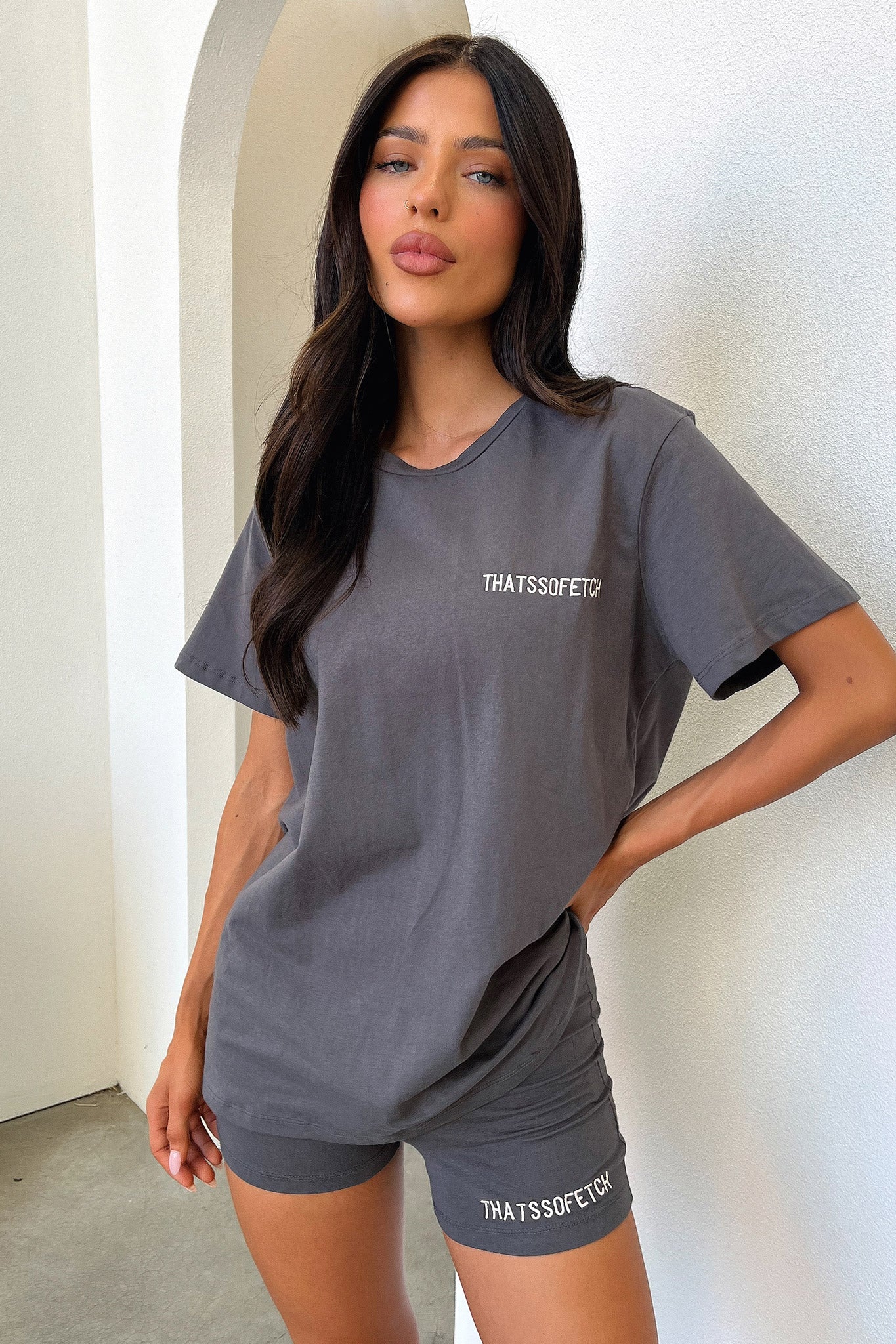 767-jaska-tee-charcoal-1.jpg