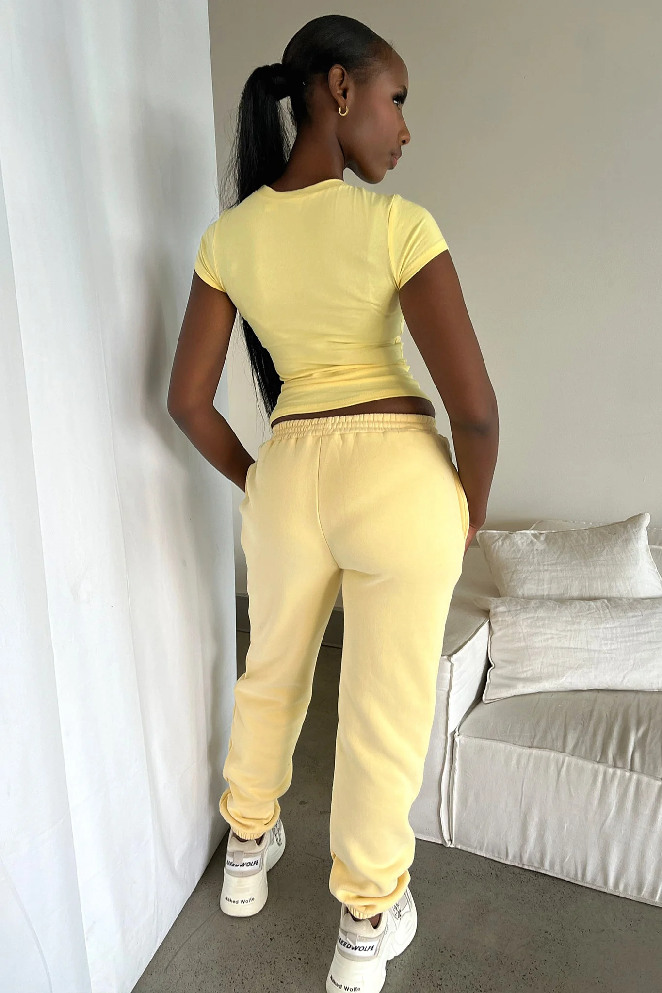 7863-series-5-sweatpants-yellow-1.webp