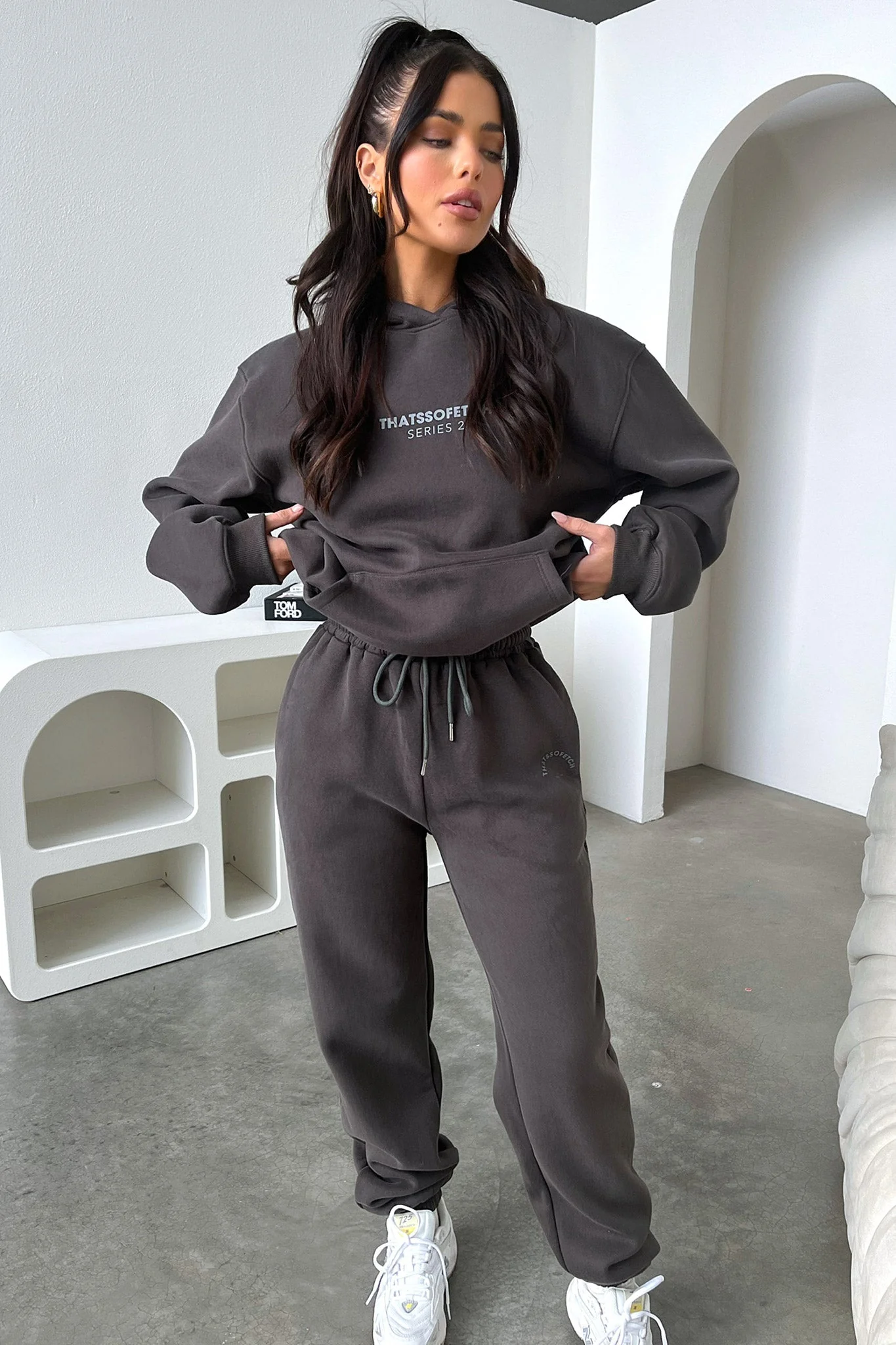 8152-series-2-sweatpants-charcoal-1.webp