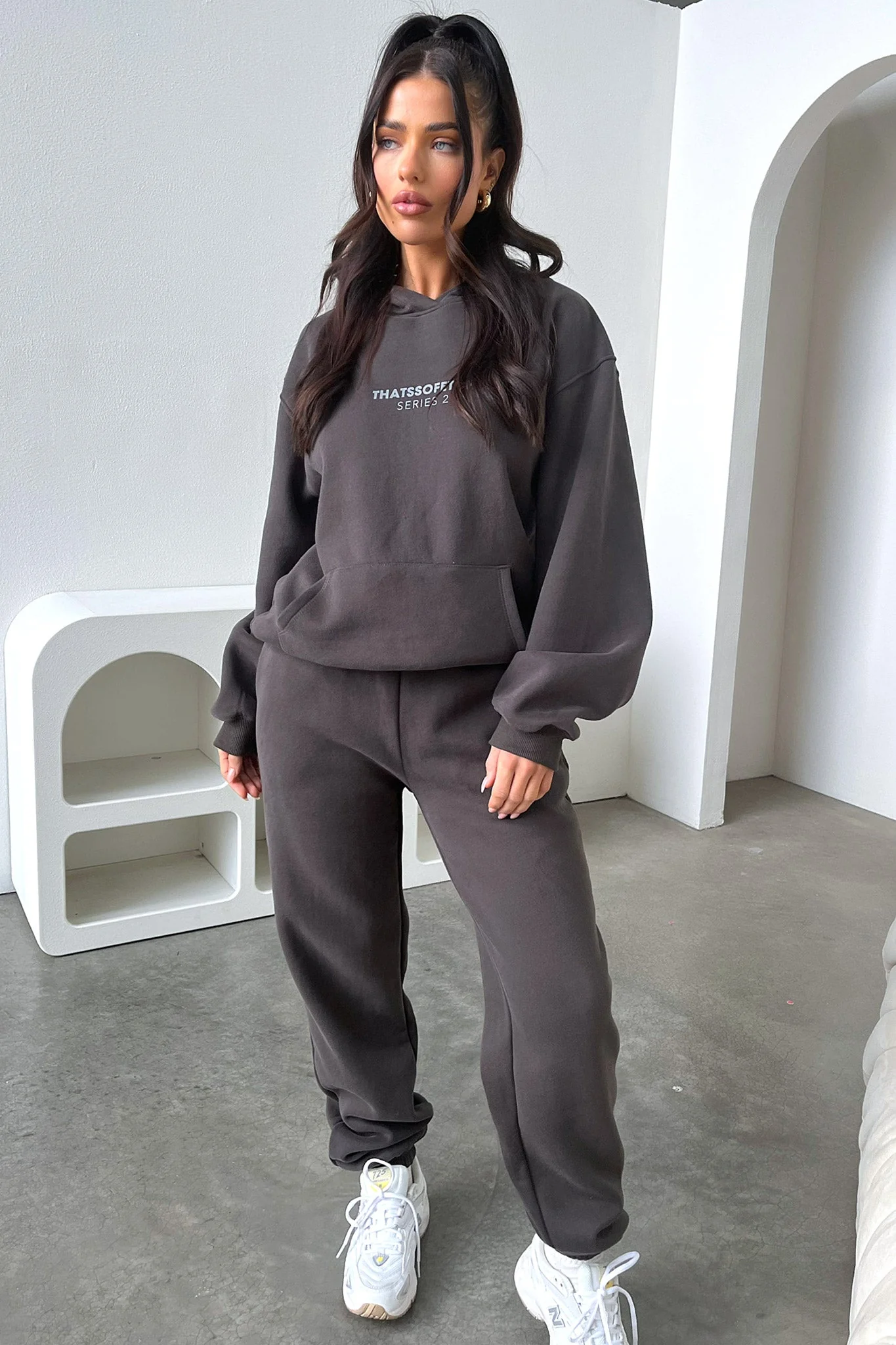 8152-series-2-sweatpants-charcoal-1.webp