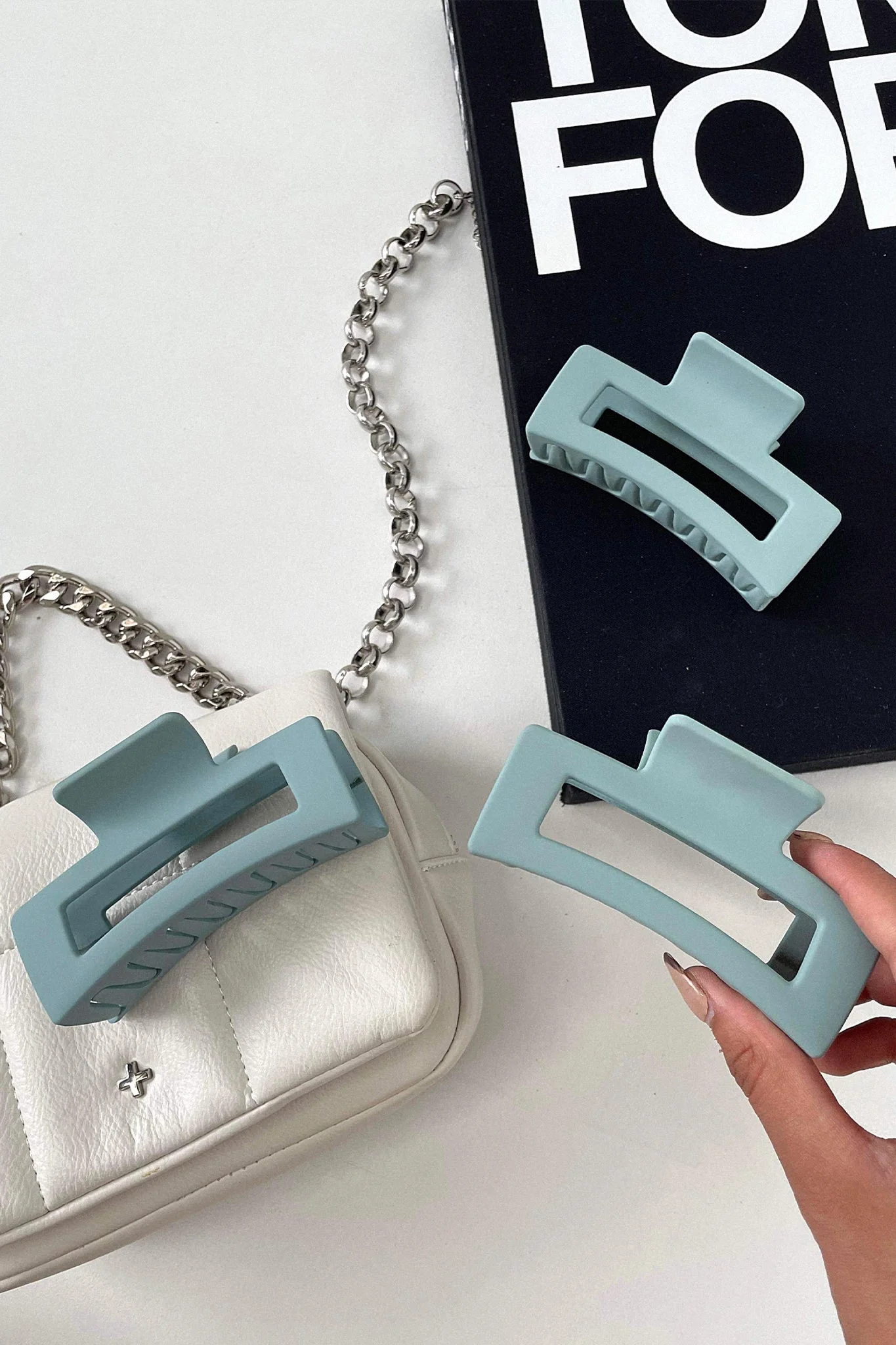 905-mika-claw-clip-teal-1.webp